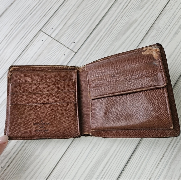 Louis Vuitton Vintage Bi Fold Canvas Monogram Wallet with Coin Pouch - Picture 7 of 13